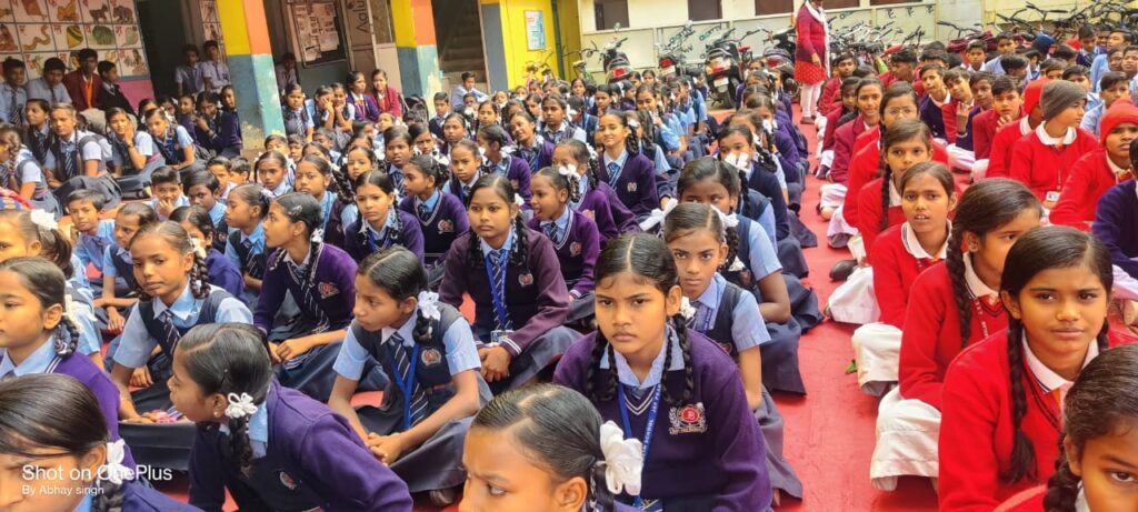 Jamshedpur: मानगो संकोसाईं स्थित जयप्रकाश स्कूल (जे पी स्कूल) में आज भारत के स्वतंत्रता सेनानी सुभाष चंद्र बोस जी की जयंती मनाई गई 15