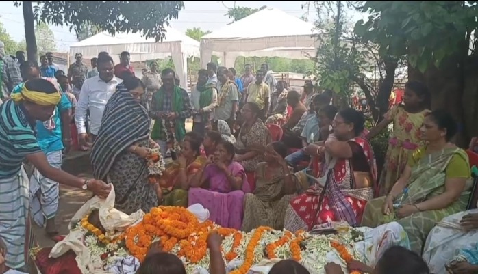Jharkhand Activist:विस्थापितों की लड़ाई लड़ने वाले कपूर बागी का चाकुलिया में अंतिम संस्कार 16