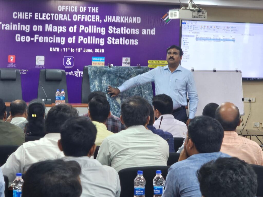 Election tech training: 29,562 केंद्रों को चिह्नित करने की प्रक्रिया शुरू 15
