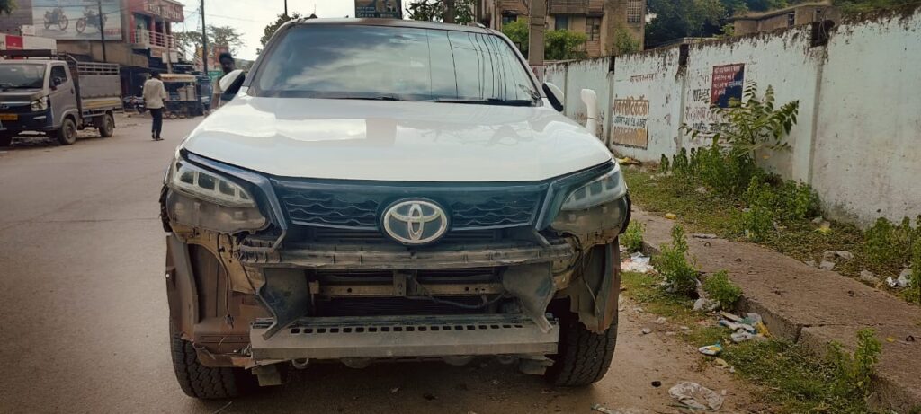 Road Accident: टाटानगर रेलवे स्टेशन के पास हादसा, बाल-बाल बचे लोग 15