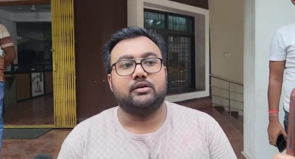 Honeytrap Scam: बीटेक ग्रेजुएट सऊदी से लौटा‚ महिला ने फेसबुक-व्हाट्सएप पर बनाया शिकंजा 18