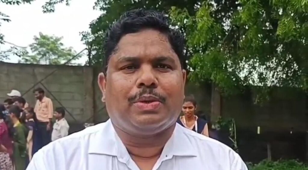 Seraikela Farmer Losses: नदी किनारे सब्जी खेत जलमग्न‚ खीरा-टमाटर नष्ट, आर्थिक नुकसान गहरा 16