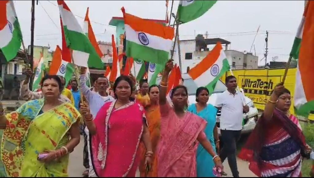 Seraikela Tiranga March:सरायकेला नगर में भाजपा‚ ने तिरंगा यात्रा का किया आयोजन 15