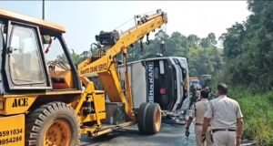 Ramgarh Accident: चुटुपालू घाटी में बस और ट्रेलर की जोरदार टक्कर‚ मचा हाहाकार