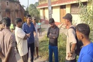 Seraikela News: गम्हरिया में कथित गौमांस बिक्री को लेकर हंगामा, पुलिस ने एक आरोपी को हिरासत में लिया