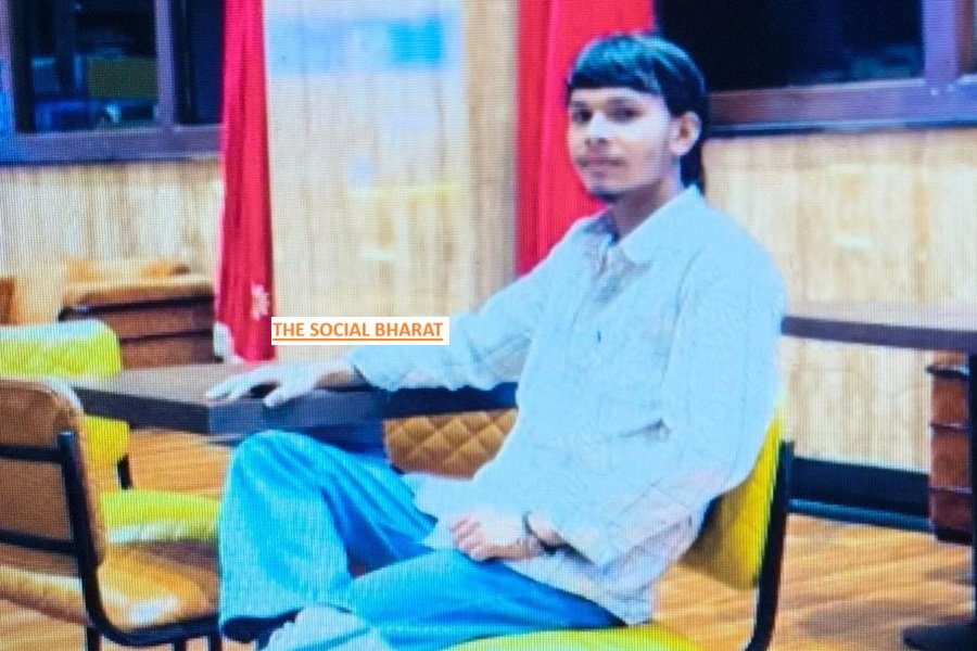 Adityapur News: आदित्यपुर के श्रीडूंगरी में 19 वर्षीय युवक ने फांसी लगाकर दी जान, जांच में जुटी पुलिस Adityapur News: आदित्यपुर के श्रीडूंगरी में 19 वर्षीय युवक ने फांसी लगाकर दी जान, जांच में जुटी पुलिस