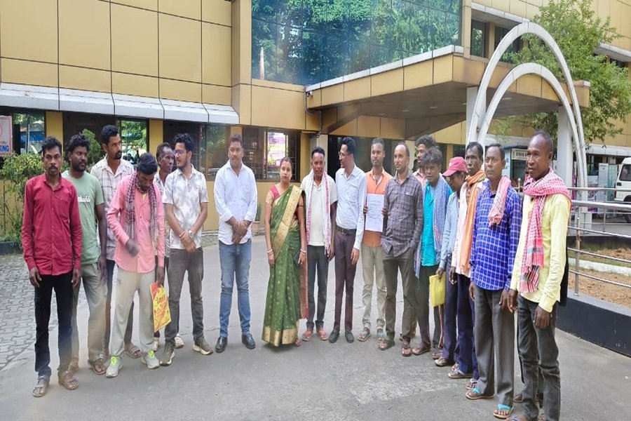 Jamshedpur News: पटमदा की कोकाली पंचायत में मनरेगा मजदूरों की शिकायत, रोजगार सेवक पर गंभीर आरोप