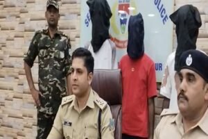 Jamshedpur Crime News: जमशेदपुर में हत्या की साजिश नाकाम, दो पिस्टल और 19 गोलियों के साथ 3 गिरफ्तार Jamshedpur Crime News: जमशेदपुर में हत्या की साजिश नाकाम, दो पिस्टल और 19 गोलियों के साथ 3 गिरफ्तार