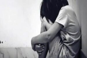 Chatra News: चतरा में 12 साल की बच्ची के गर्भवती होने की सूचना से हड़कंप, अस्पताल में चल रहा इलाज Chatra News: चतरा में 12 साल की बच्ची के गर्भवती होने की सूचना से हड़कंप, अस्पताल में चल रहा इलाज