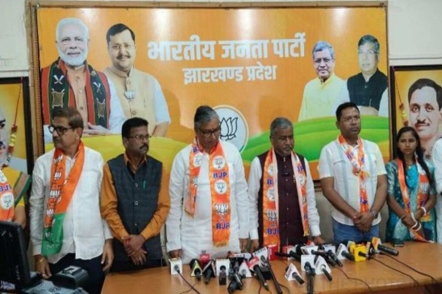 Jharkhand News: झारखंड BJP में शामिल हुए खगेन महतो, परिंदा सिंह और कुमकुम देवी, बाबूलाल मरांडी ने किया स्वागत
