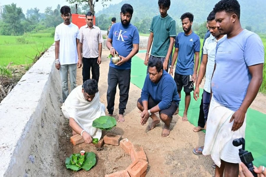 Jharkhand News: नेमरा में मां रूपी सोरेन की याद में हेमंत सोरेन ने निभाई पांचवें दिन की श्राद्ध-कर्म की रस्में
