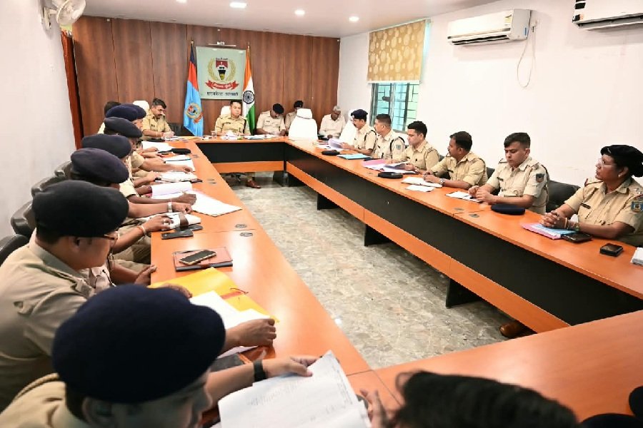 Seraikela News: दुर्गा पूजा को लेकर अलर्ट सरायकेला पुलिस, एसपी ने सुरक्षा व्यवस्था मजबूत करने के दिए निर्देश Seraikela News: दुर्गा पूजा को लेकर अलर्ट सरायकेला पुलिस, एसपी ने सुरक्षा व्यवस्था मजबूत करने के दिए निर्देश
