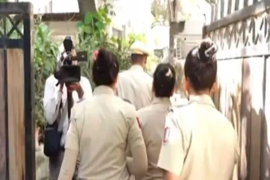 CJP Abhijeet Dipke Delhi Police: तिरंगा मार्च से पहले दिल्ली पुलिस पहुंची CJP संस्थापक अभिजीत दीपके के ठिकाने पर