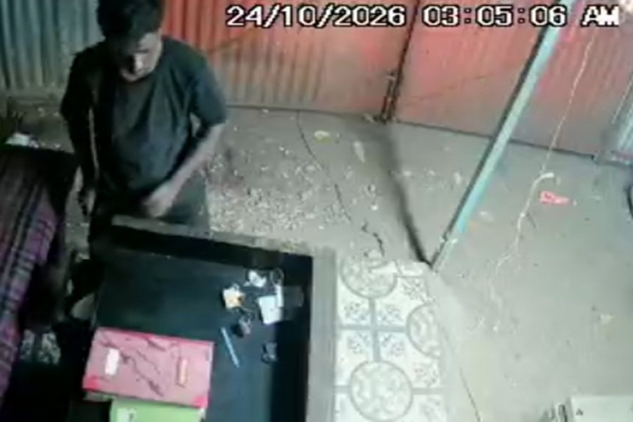 Jamshedpur Crime News: भुइयांडीह में लकड़ी टाल से 20 हजार रुपये और मोबाइल चोरी