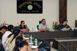 Saraikela News: सरायकेला में समाज कल्याण योजनाओं की समीक्षा, पात्र लाभुकों को समय पर लाभ देने का निर्देश
