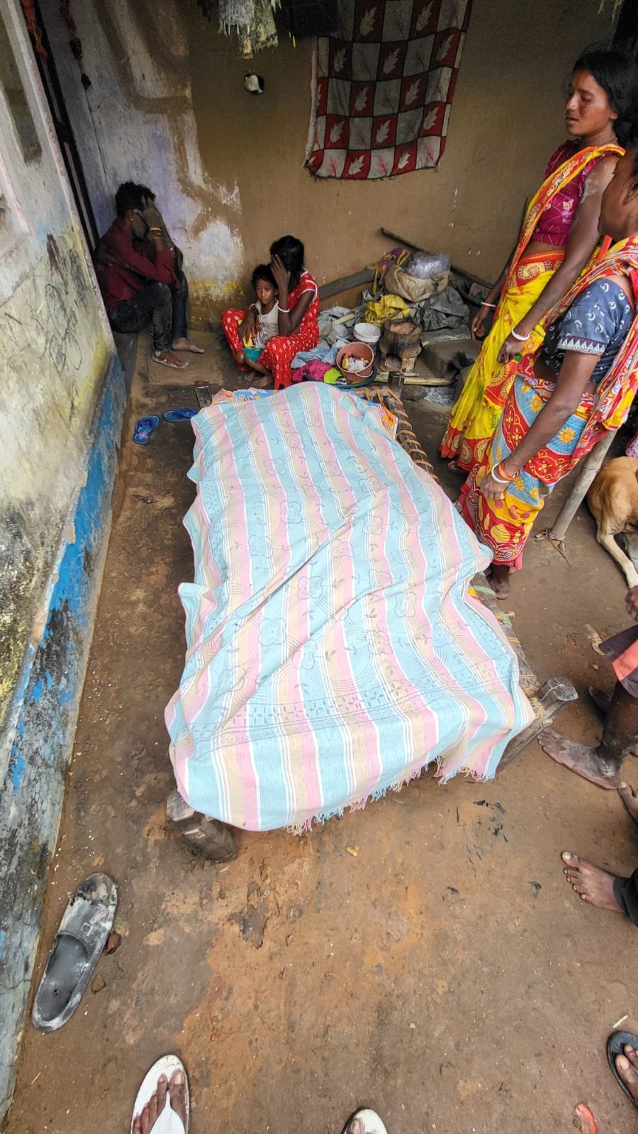 Adityapur News: आदित्यपुर में 11 हजार वोल्ट के तार की चपेट में आने से युवक की मौत, छत से महज 6 फीट ऊपर से गुजर रही थी बिजली की लाइन