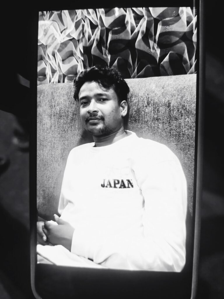 Adityapur News: आदित्यपुर की आयडा खाऊ गली में खूनी संघर्ष, चाकूबाजी में युवक की मौत, तीन घायल Adityapur News: आदित्यपुर की आयडा खाऊ गली में खूनी संघर्ष, चाकूबाजी में युवक की मौत, तीन घायल